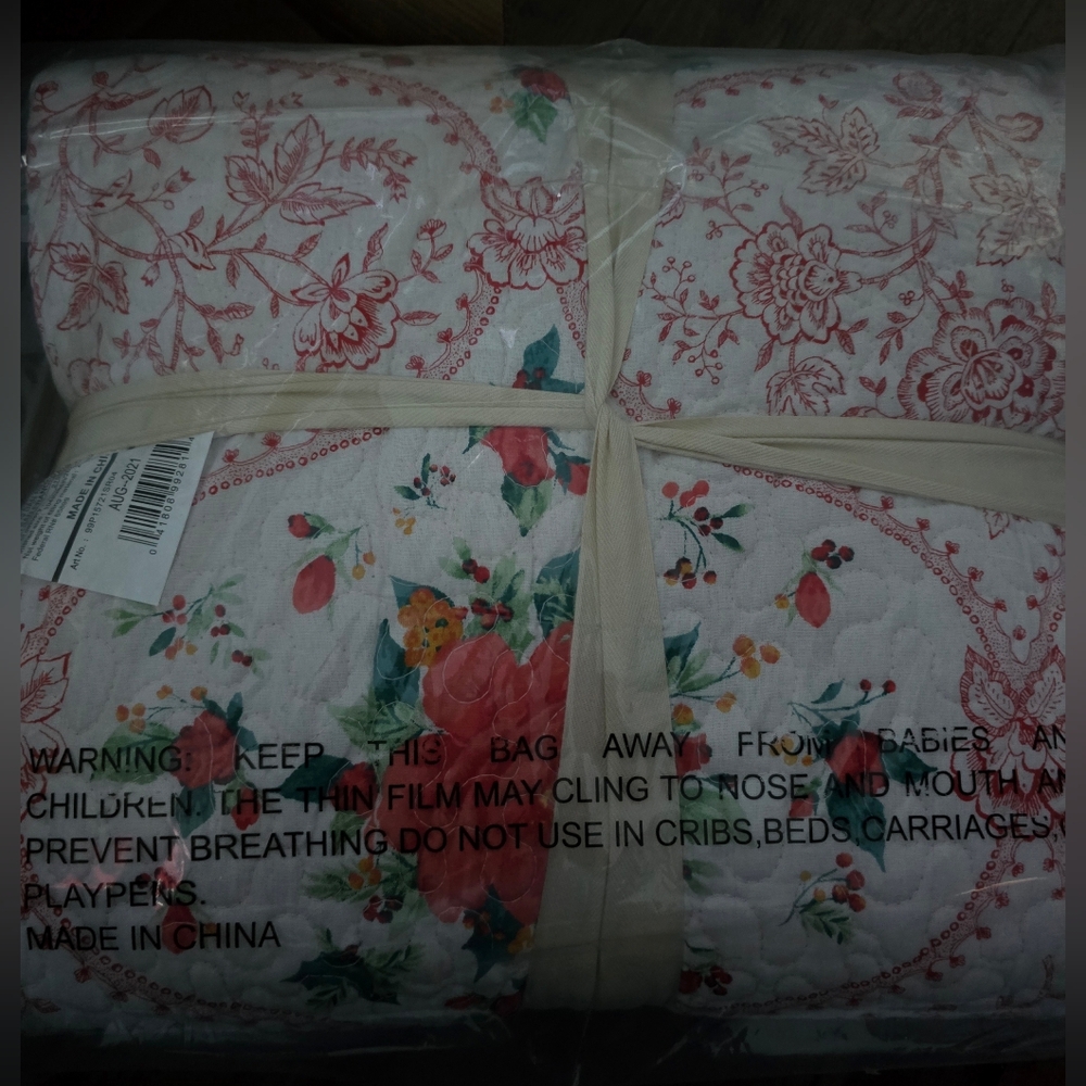 Pioneer Woman Quilt King Set Cherful Toile - Picture 4 of 6